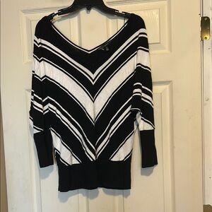 White House Black Market Sweater Size Medium Black White